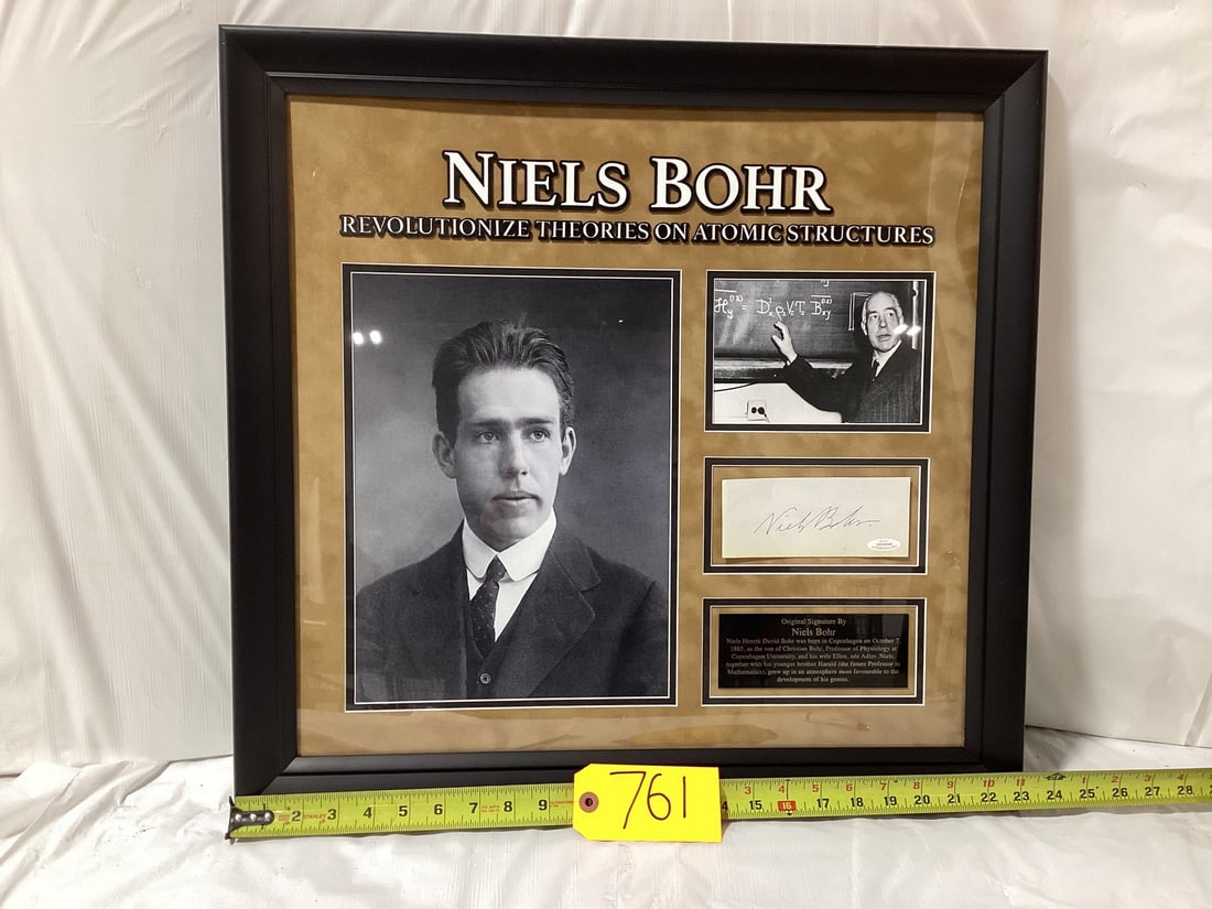 Niels Bohr signed cut photo frame (1 of 3)