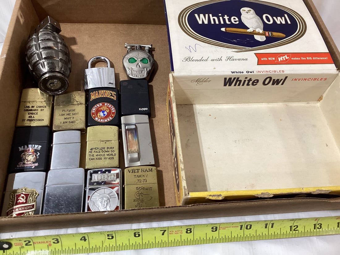 Lot of novelty lighters (1 of 3)