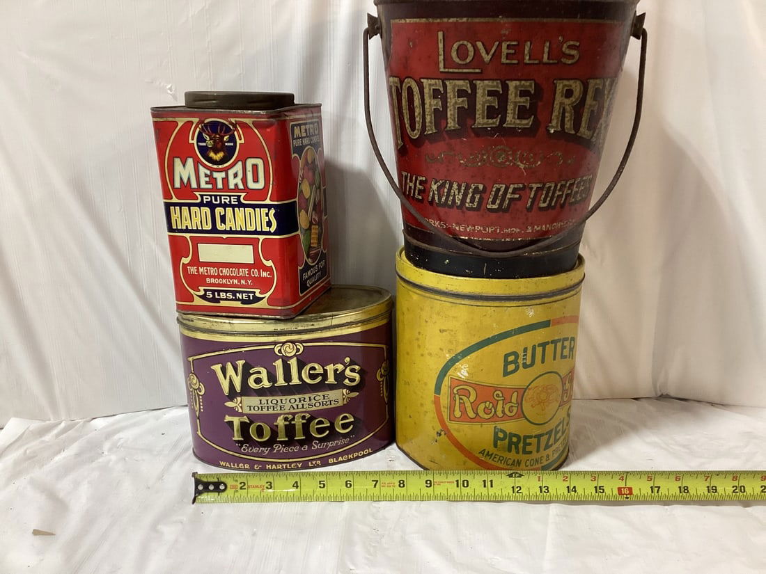 4 Metal tins: 4 Metal tins