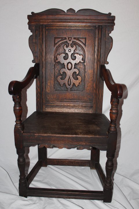 English oak armchair, 41"H 20"W seat is 16"H no ref.#: English oak armchair, 41"H 20"W seat is 16"H no ref.#