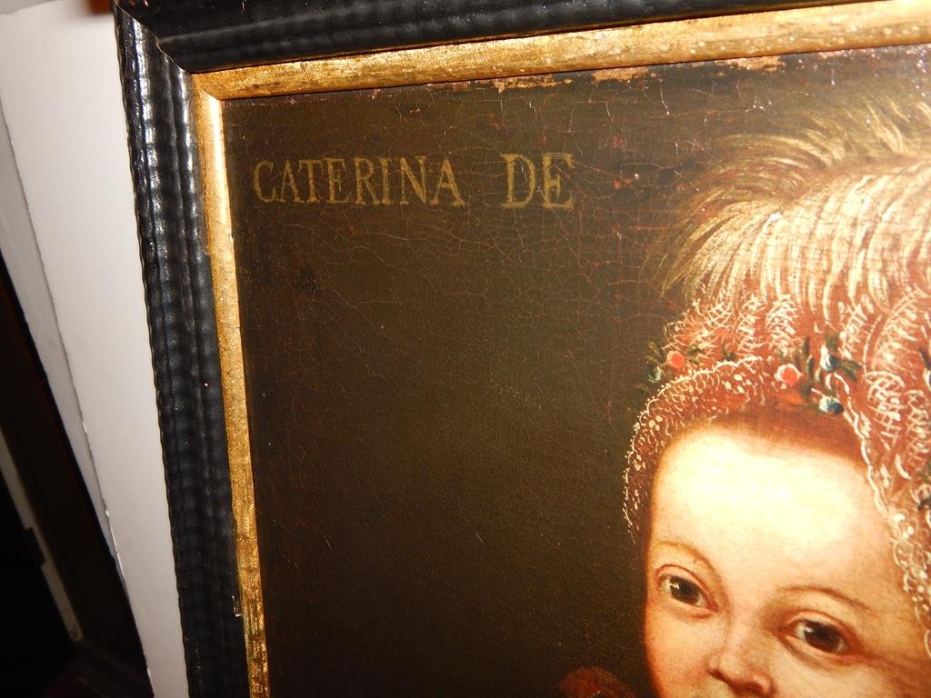 Portrait oil on canvas unsigned, Catherine of Medici as: Portrait oil on canvas unsigned, Catherine of Medici as a child, frame is 21 3/4" x 30 1/4" canvas is 18 1/4" x 26 3/4", condition is good, ref.#1386