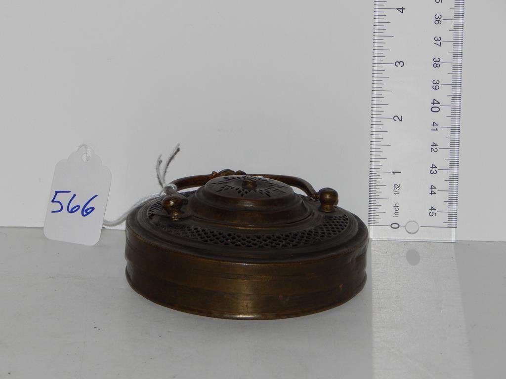 Unusual collapsing ships lantern, condition is good,: Unusual collapsing ships lantern, condition is good, good patina, 4"D extends to approximately 11"L ref.#566