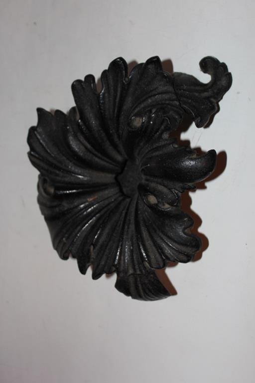 Unusual cast iron spittoon, 2 1/2"H 9 1/2"D condition: Unusual cast iron spittoon, 2 1/2"H 9 1/2"D condition is good no ref.#