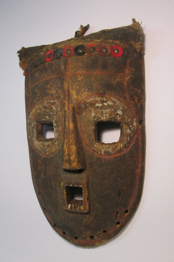 Rare Old Field used Kumu African mask, African Tribal: This is a very impressive old wooden mask from the Kumu tribe of the Congo, central Africa. Such masks are not common in literature as they were only collected in the last half of the 20th century, th