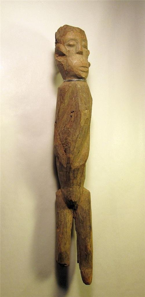 Long twisted LOBI Bateba Shrine fetish ~ African Art: This is a very old LOBI bateba shrine fetish from Burkina Faso, west Africa. Known as a "Bateba Thil" this idol was placed on a village shrine and used as a medium to the spirit world. This is a unusu
