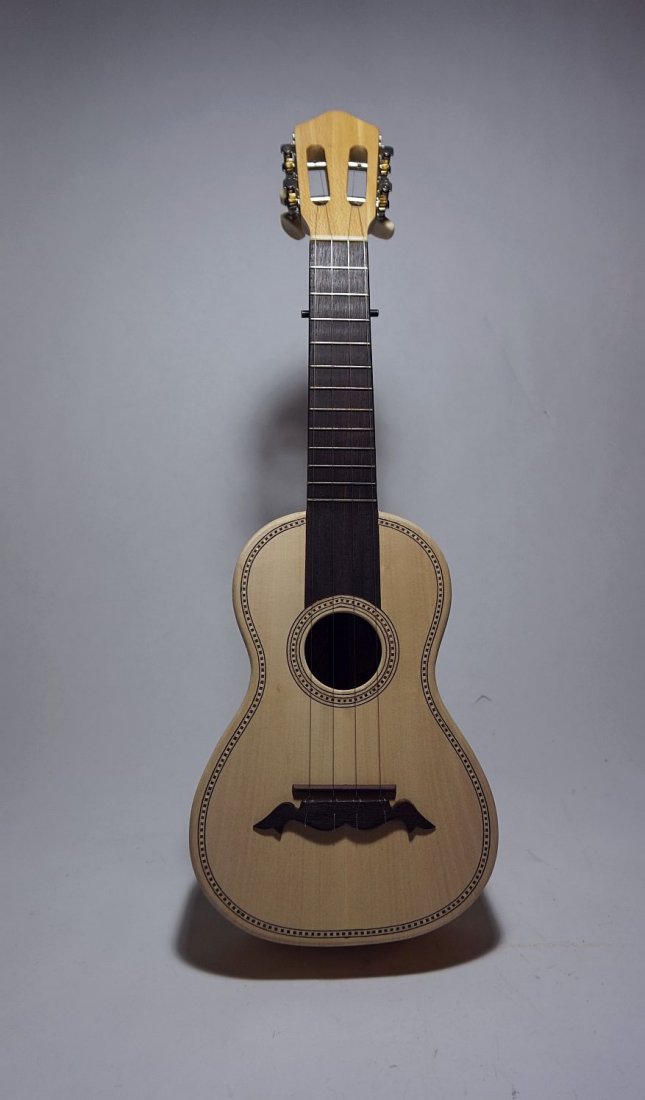 Koaloha ? Ukulele Steel String / quality with hard case: ** We do not see a Koaloha label on this instrument, only the case***** KoAloha FOUR string Ukulele, from the finest Ukulele makers in the world. In Very good condition with high quality custom hard c
