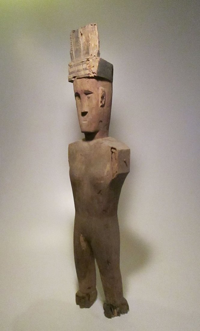 Very Old TAU TAU Ancestor idol from Sulawesi Indonesia (1 of 9)
