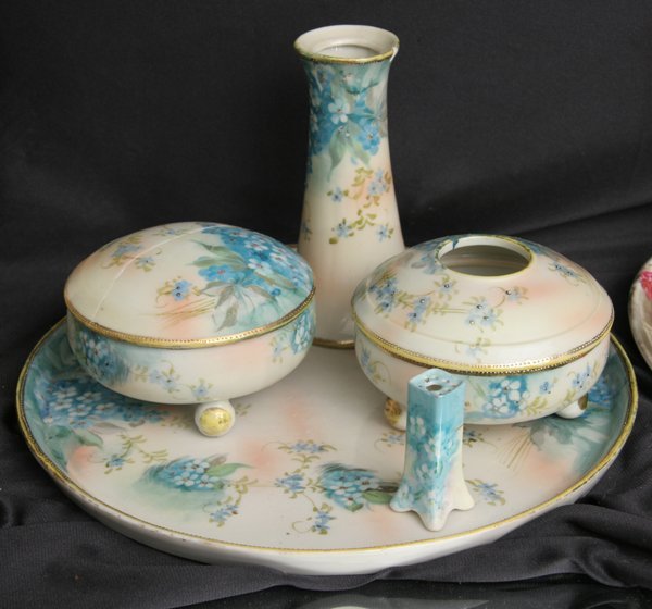 Porcelain five piece dresser set, "Te-oh, Nippon"