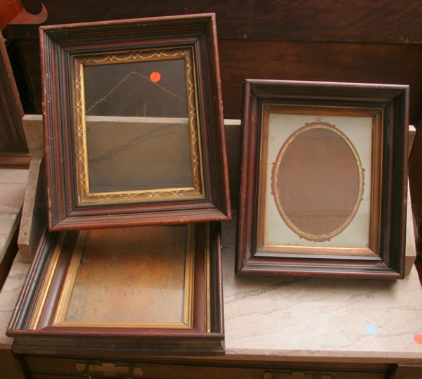 Lot of three Victorian frames, walnut, gilt linin