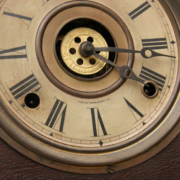 Late 1800 Eastlake Victorian mantel clock, solid - 2