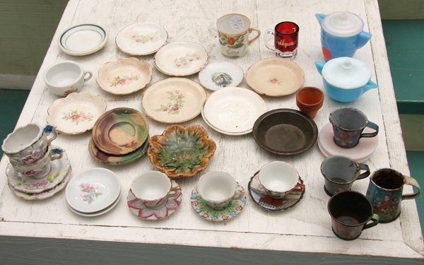 Lot of thirty plus pieces child's porcelain and g