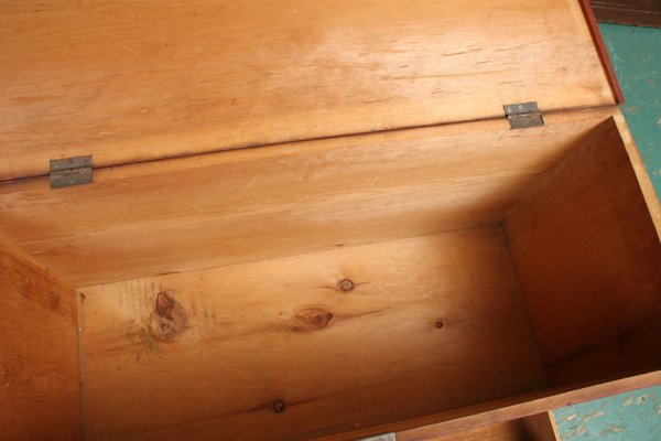 Early 1800 lift top chest, drawer in bottom, turn - 3