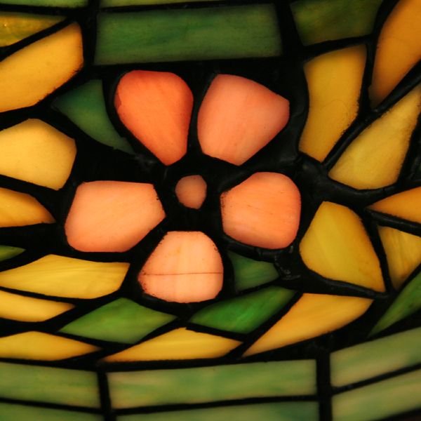 Leaded glass table lamp, 16"dia domed shade, grad - 6