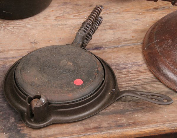 griswold waffle iron 1922