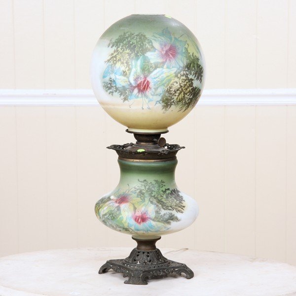 Mid 1800 Victorian large Gone With The Wind lamp,