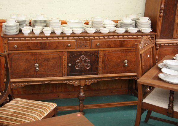 Mid 1900 William & Mary style nine piece dining r - 3