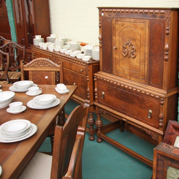 Mid 1900 William & Mary style nine piece dining r - 4