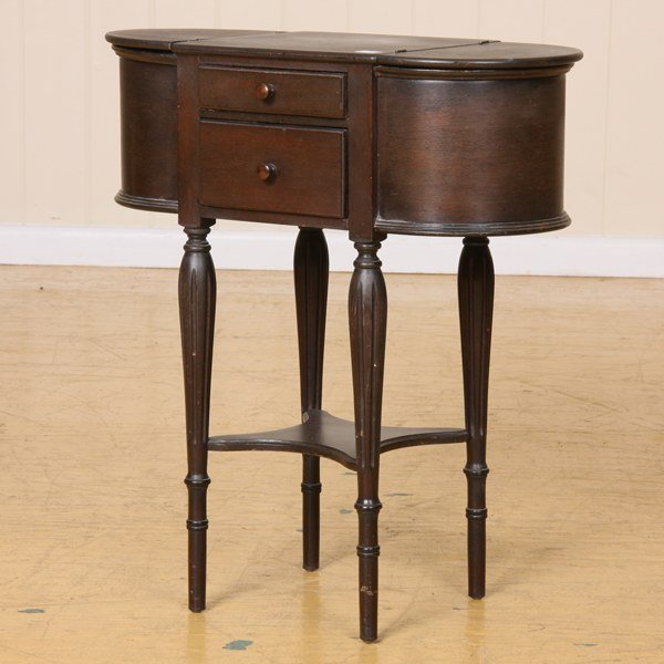 Early 1900 Sheraton style sewing stand, mahoganiz