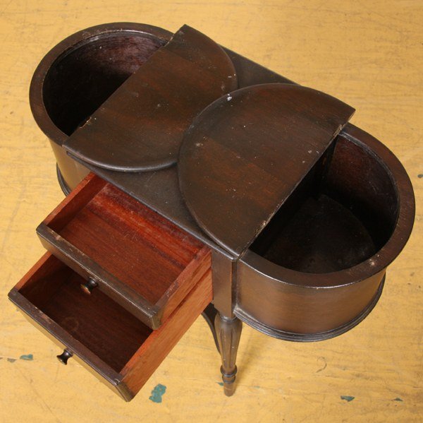 Early 1900 Sheraton style sewing stand, mahoganiz - 2