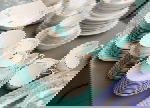 Eighty-two piece dinner set, "Taylor Smith & Tayl: Eighty-two piece dinner set, "Taylor Smith & Taylor Co., Silver Wheat", eight 10" dinner plates, twelve 8" salad plates, twelve 6" bread plates, twelve 7" soup bowls, eleven 5" dessert bowls, ten cups