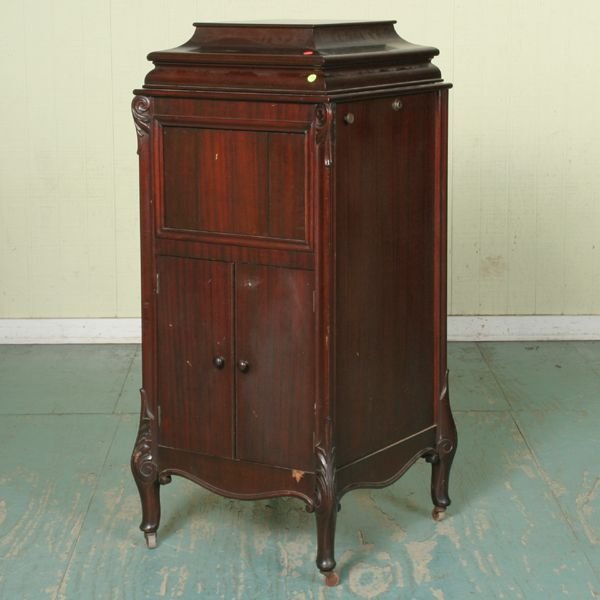 Early 1900 floor model record player, Columbia Gr: Early 1900 floor model record player, Columbia Grafanola, #B08A78, Am. Graphofophone Co., Conn., solid mahogany, scroll carved corner and cabriole feet, folding wood shutter front, fold out fitted int