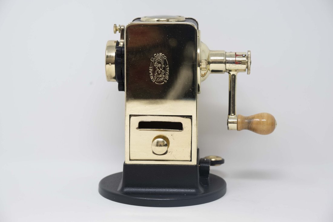 El Casco Gold and Black Sharpener (1 of 7)