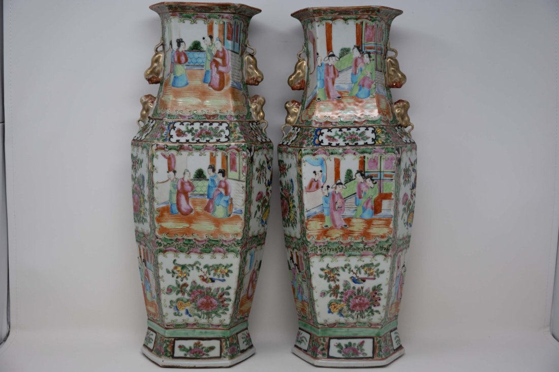 Chinese Export Rose Family Pair of Hexagonal Vases Qianlong (1 of 15)