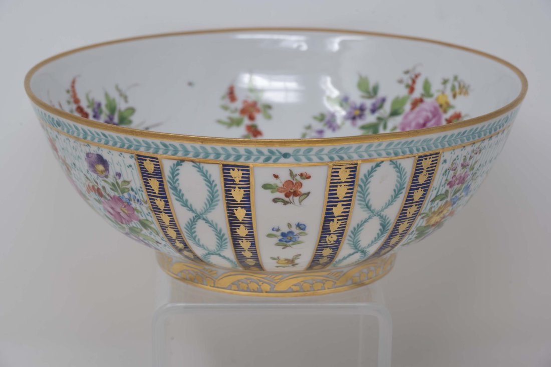 Sevres Porcelain Bowl Floral Design Mar 04, 2023 Galerie Du Louvre