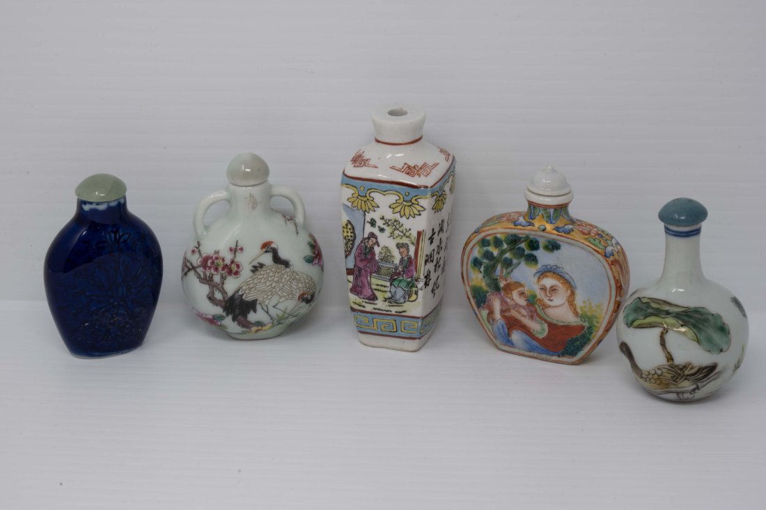 Lot of Five Chinese Snuff Bottles (1 of 6)
