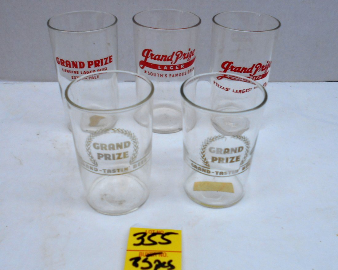 GRAND PRIZE BEER Glasses: Various small vintage GRAND PRIZE BEER advertisement glasses. 5 pcs. 3.5"-4.25" tall. No chips or cracks on glass.