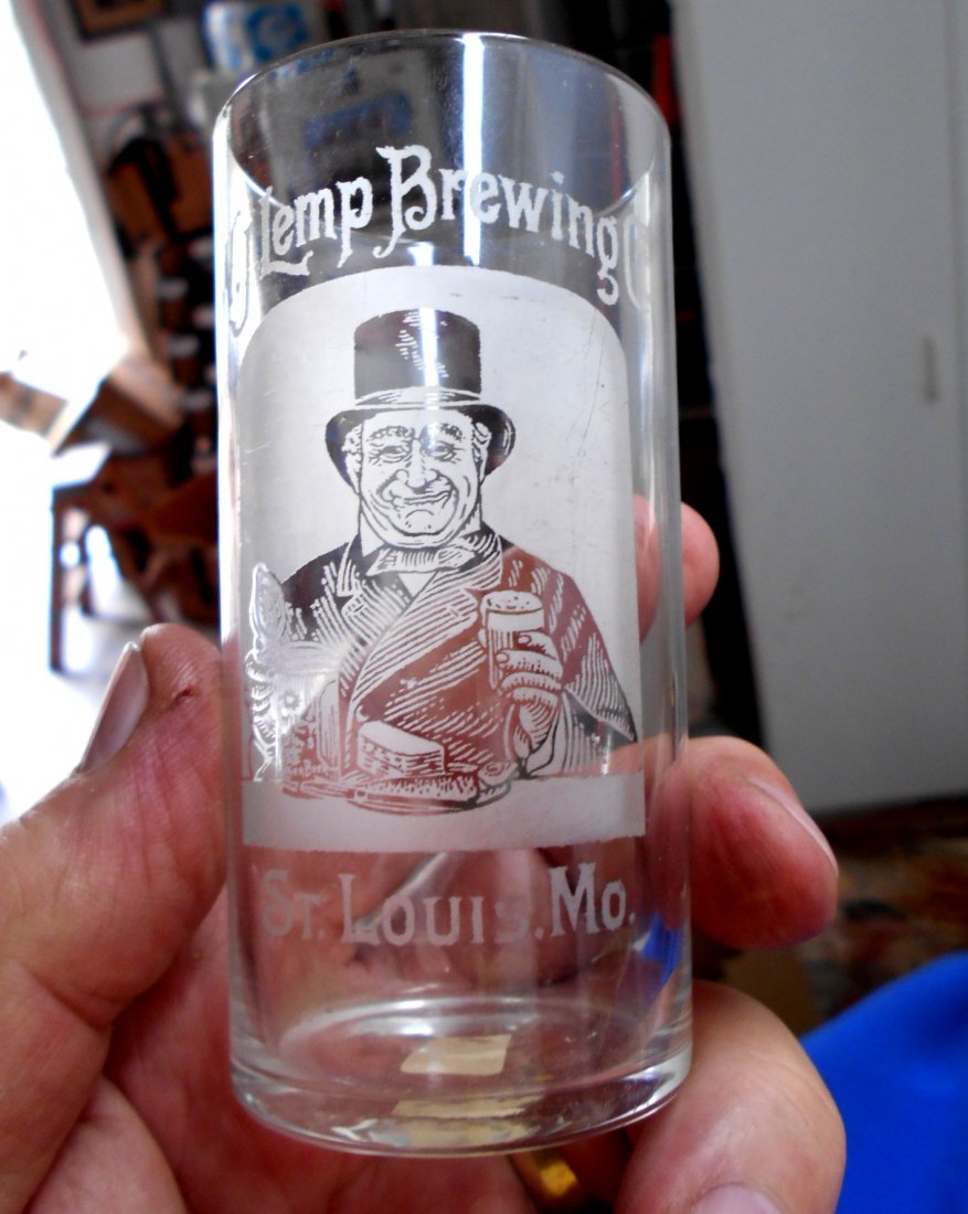 LEMP BEER Glass -Etched Man: Early 1900s etched image of a man beer glass. "Lemp Brewing Co." No chips or cracks - Excellent condition! 4"X2"