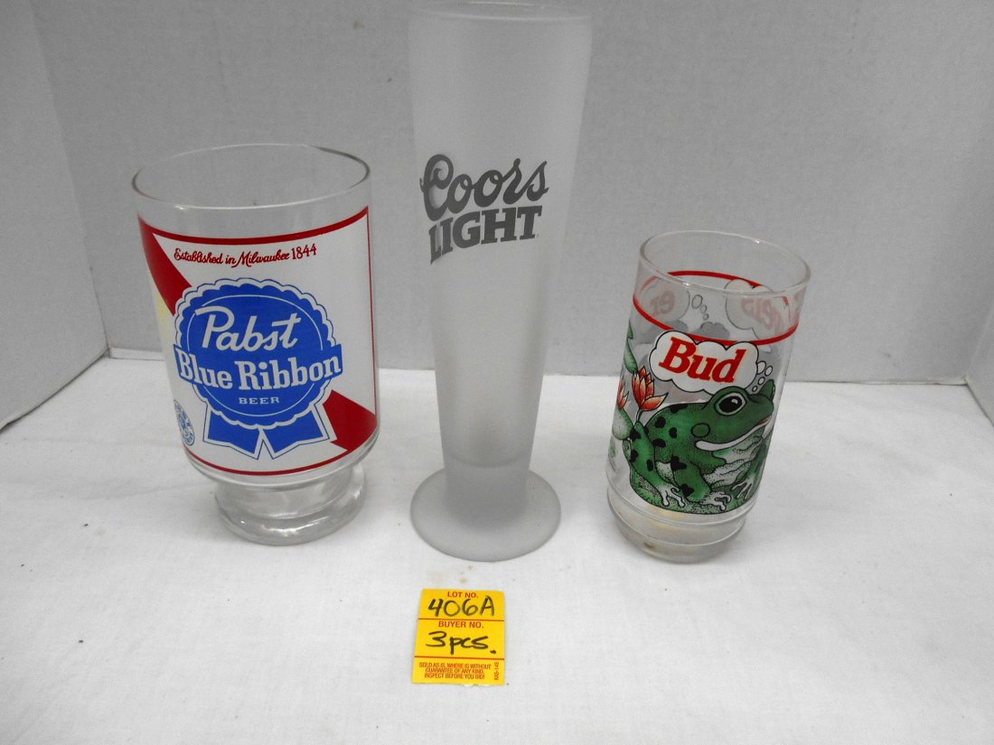 PABST, BUDWEISER & COORS LIGHT - Misc. Glasses: 3 pcs. Vintage beer glasses. Assorted Beer Glasses PABST, BUDWEISER, COORS LIGHT. Heights range from 5.5" - 9.5".