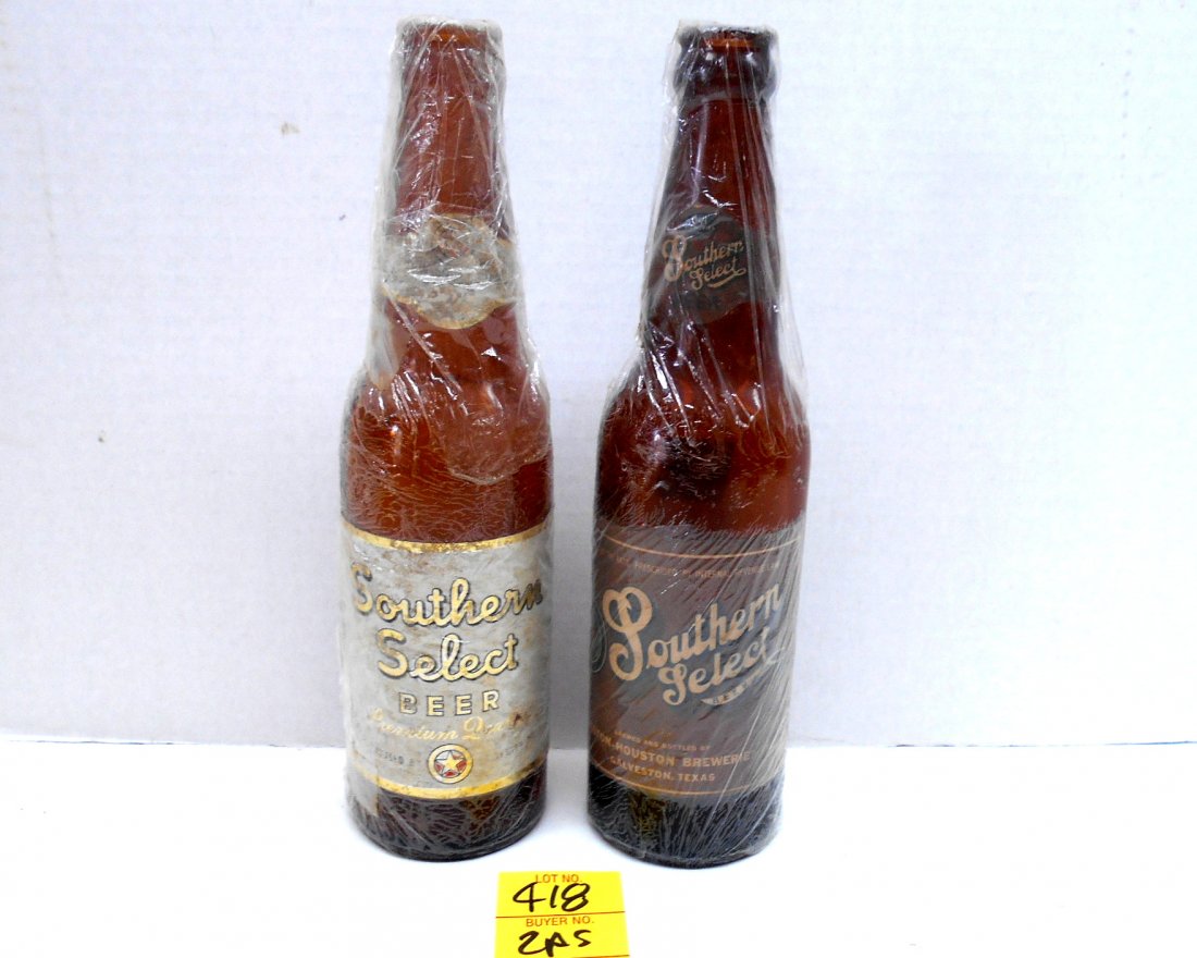 SOUTHERN SELECT BEER Brown Bottles: 2 pcs. Vintage beer bottles. Southern Select brown glass beer bottles wrapped in celophane, labels in very good condition. Pre-1950's? No chips or cracks. 9.5" tall