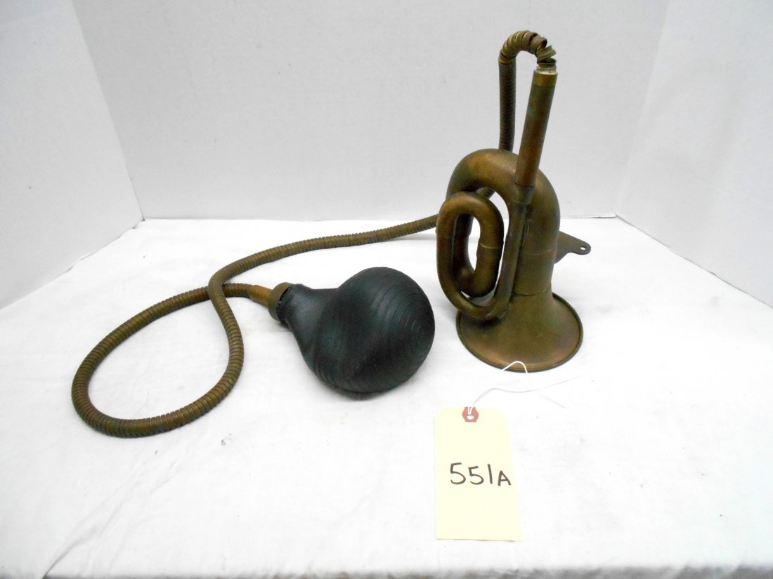 Antique Rubes Car Horn: Very old antique car horn with the maker label "Rubes". Shape and style date to between 1910 and 1913. Very good condition, except cable and horn bulb needs replacement.