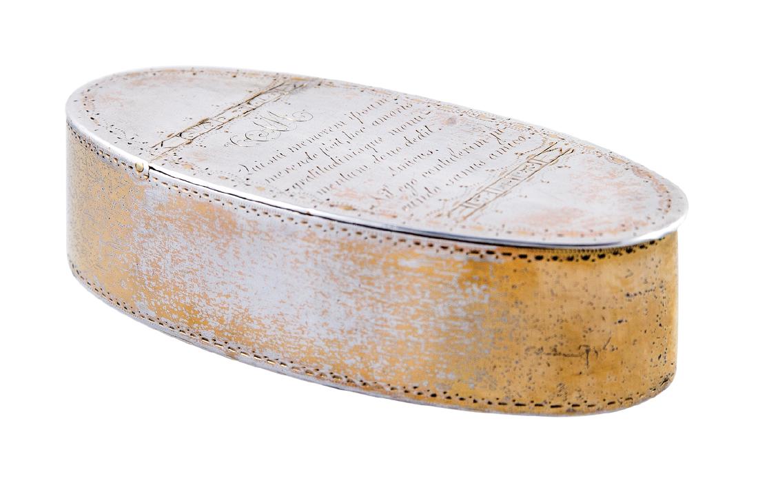 18TH C. SILVER SNUFF BOX Oval shape with three-quarter: 18TH C. SILVER SNUFF BOX Oval shape with three-quarter hinged lift lid, gilt interior, bright art decoration around the lid perimeter, seven line Latin poem, monogrammed "AM", (ex. Dr. Oscar and Lois 