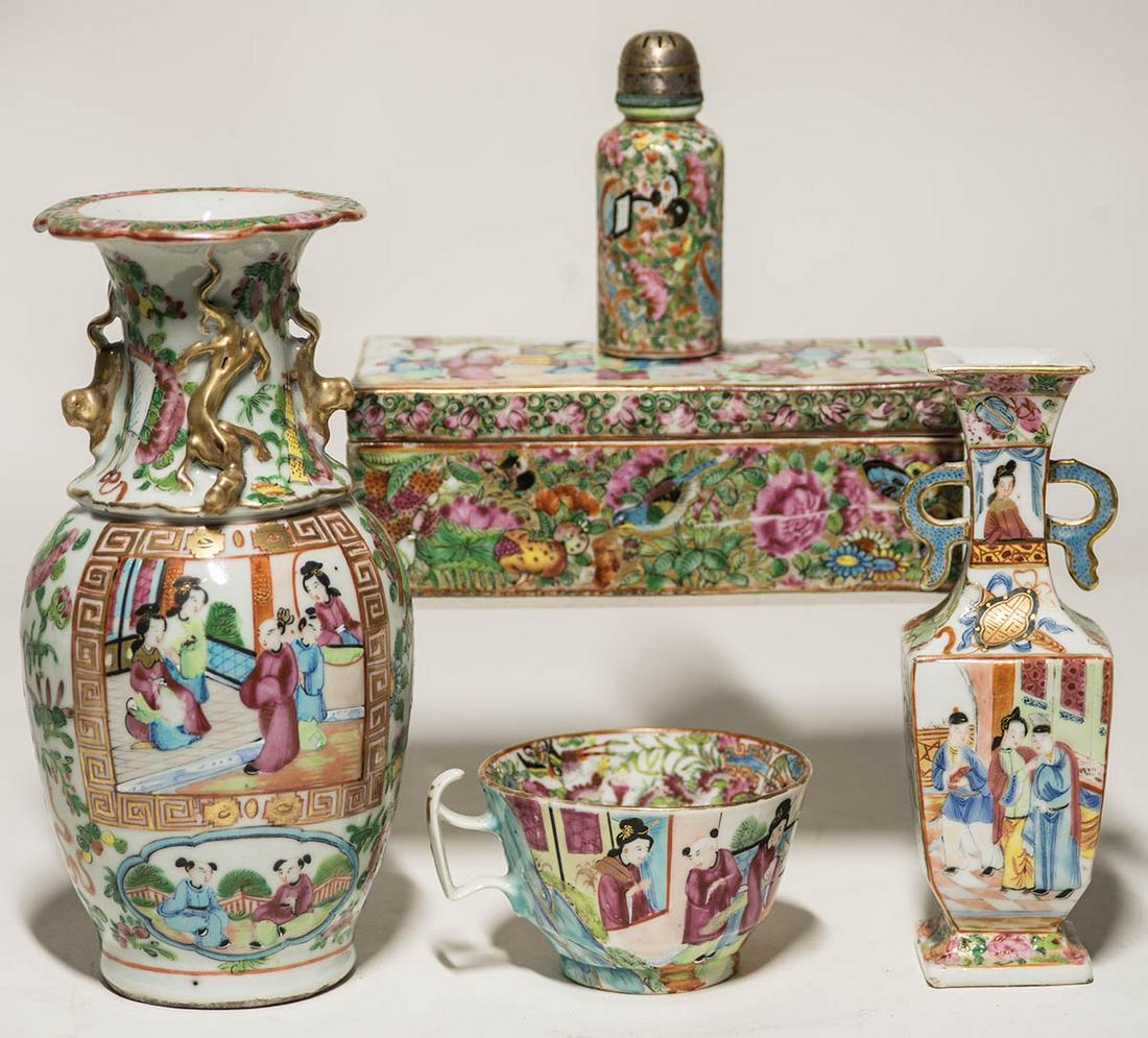 19TH C. CHINESE ROSE MEDALLION PIECESTwo vases, one (1 of 3)
