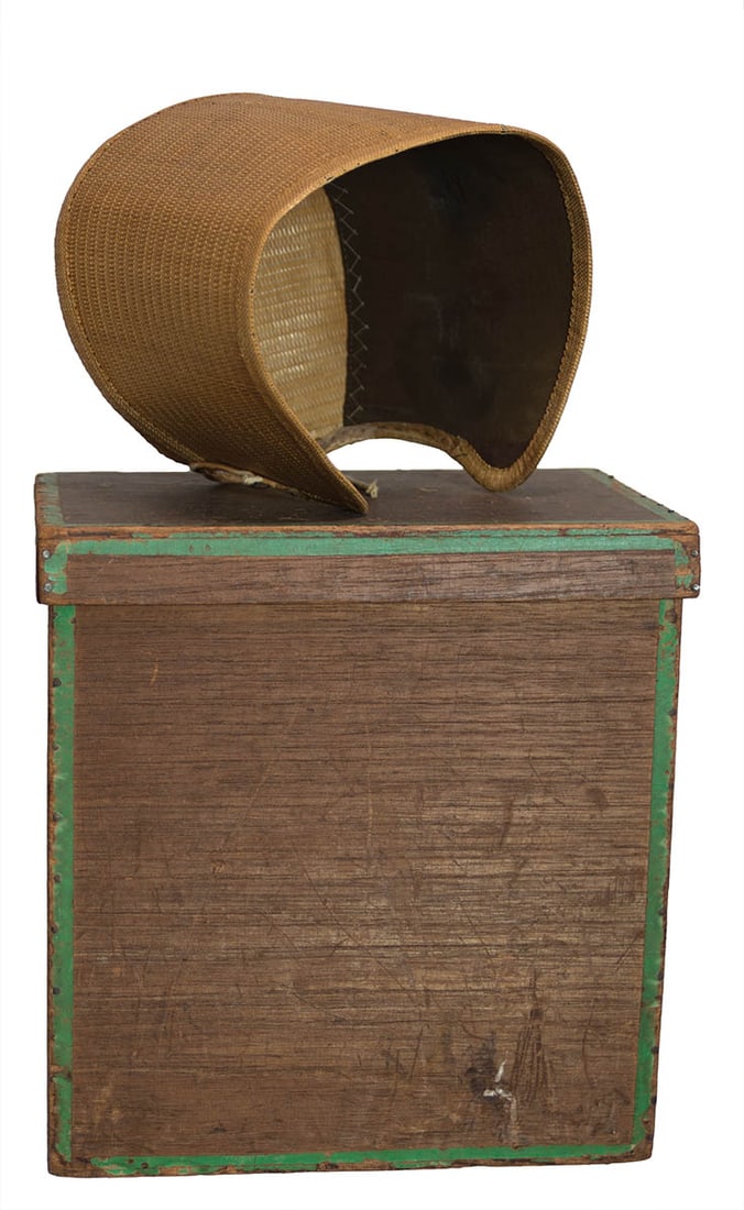 SISTER'S BONNET BOX AND BONNET Rectangular, thin stock, butternut wood box, symmetrically nailed (1 of 2)