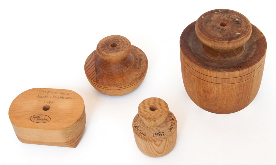 BASKET MOLDS Four pine molds, natural finish, made for (1 of 2)