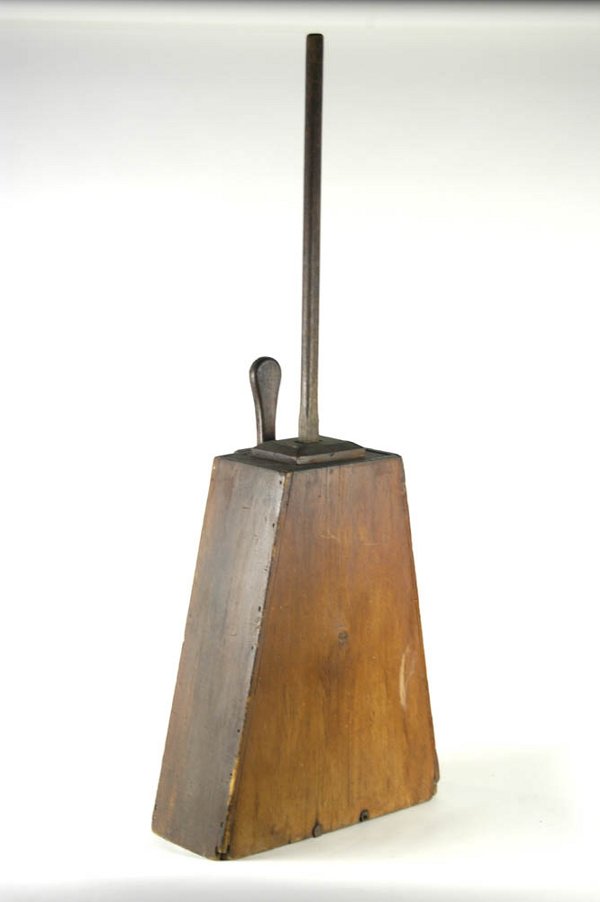 Early 19th c. New England pine butter churn, origin