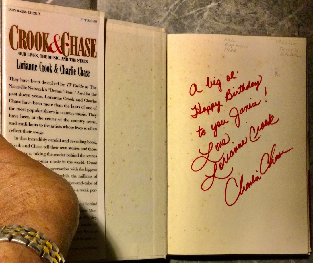 VINTAGE Hardcover 1995 SIGNED Book by C&W Stars Charlie Chase & Lorianne Crook 1st Edition 1st: Bidders Will Note That Lot(S) With Very Low Staring Bids & Lots Where The Per Item Cost Is $1-$5, Should In No Way See Those Starting Bids Or Per Item Cost Of $1-$5 As The Book Barn's Judgment O