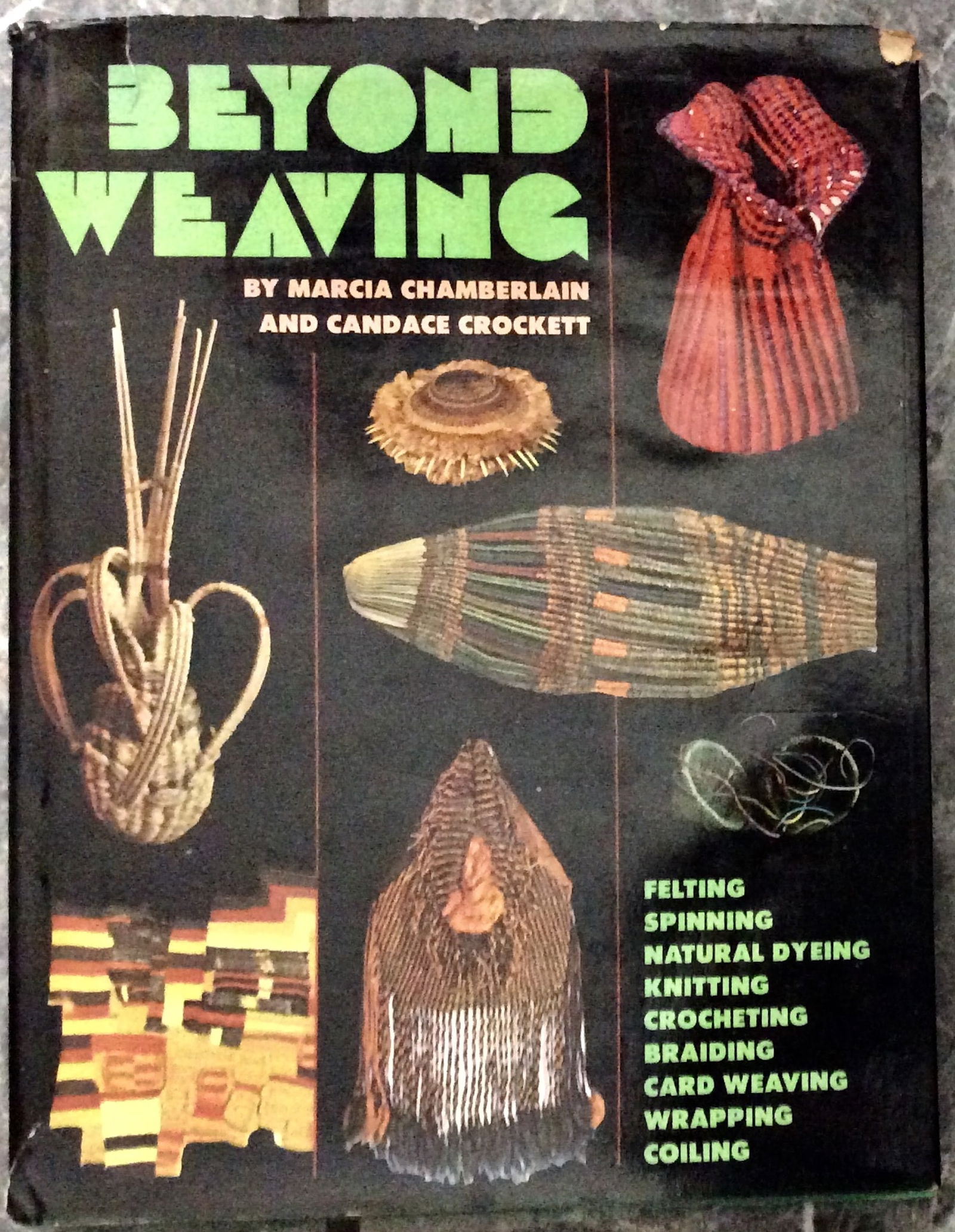 "Beyond Weaving" By Marcia Chamberlain Hardcover 1974 Creating Weaving Styles 1st Edition 1st: Hardcover 1974 Creating Weaving Styles 1st Edition 1st Printing In Dust Jacket. "Beyond Weaving" By Marcia Chamberlain & Candace Crockett. HARDCOVER 1974 Watson-Guptill/Pitman Publishing 1st Edition,