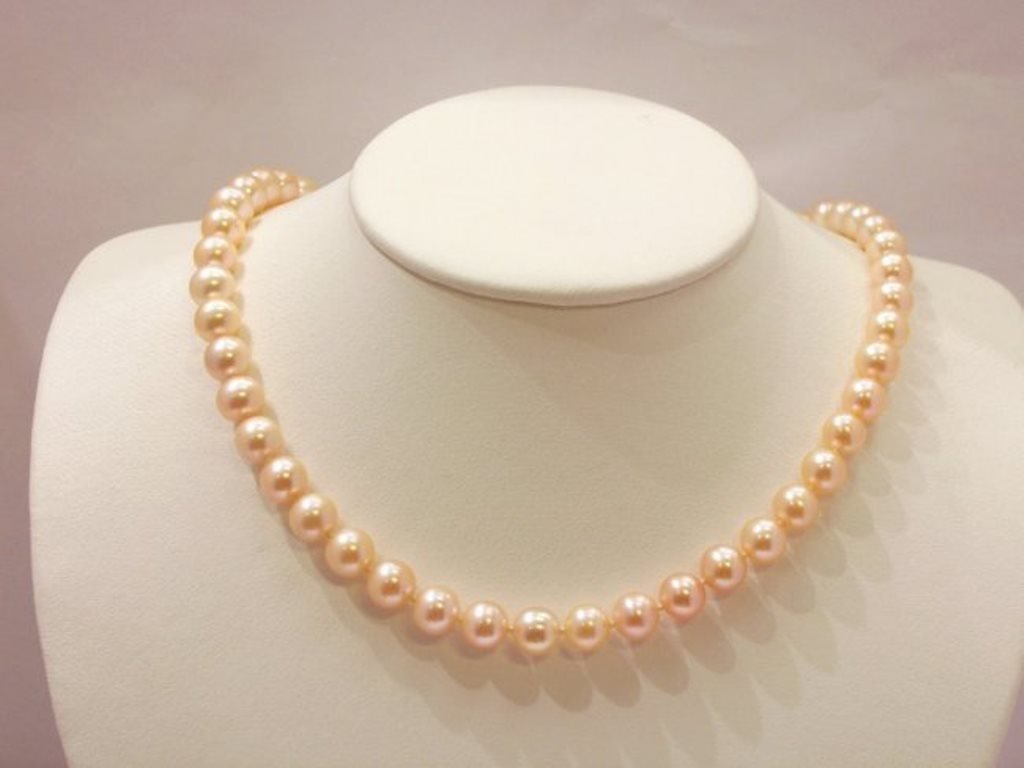 Beautiful Culture Pearl 7.5mm Necklace 18"inch: Gems Type: Natural Culture Pearl Beautiful Grade: AAA-Color: Orange Shape always Round Measurement: 7.5 mm Origin:China (Mainland) Necklace 18"-Gander:Women Fish Clasp 14k GF Estimate Value Prices $1,