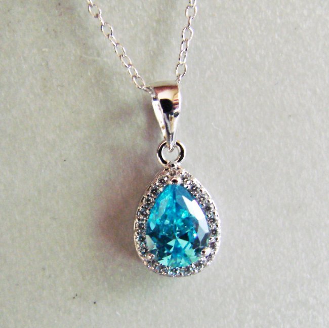 Creation Diamond & Blue Topaz Pendant 1.64Ct 18k W/g (1 of 3)