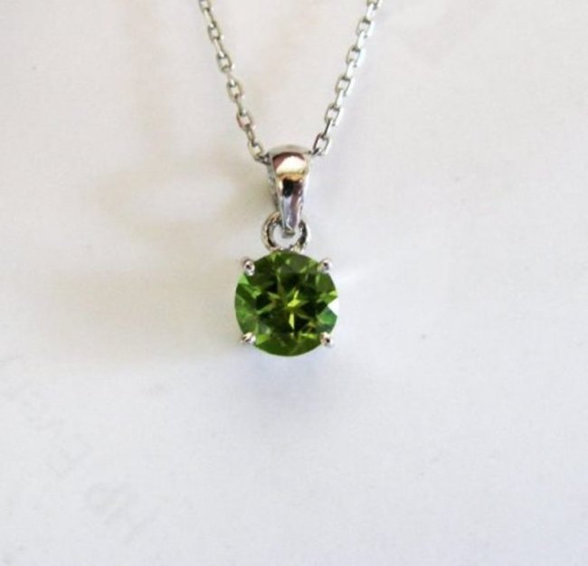 Natural Peridot Pendant 1.27Ct 18k W/g Overlay (1 of 3)
