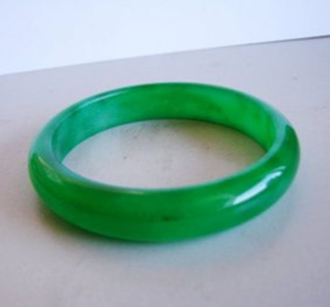 Natural Jadeite Jade Bangle Grade: A Size: 8 (1 of 4)