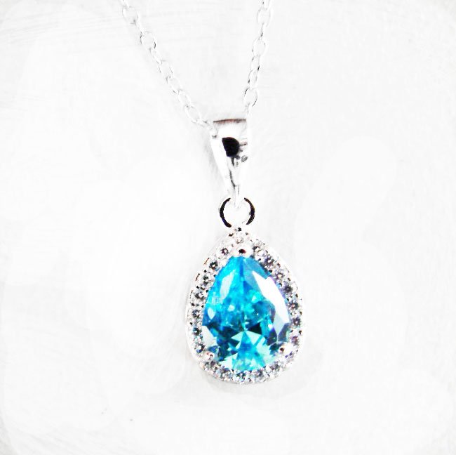 Creation Diamond & Blue Topaz Pendant 1.64Ct 18k W/g (1 of 3)