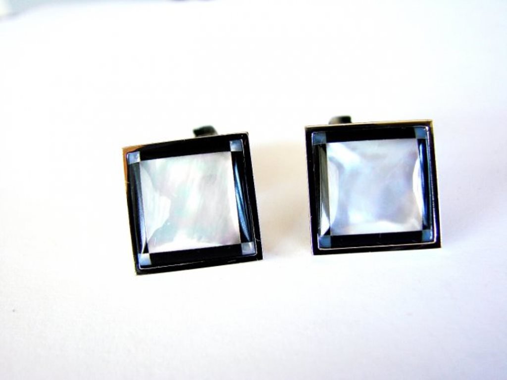 Men Cufflink with Mabe Pearl /Onyx 18k W/g Overlay (1 of 3)