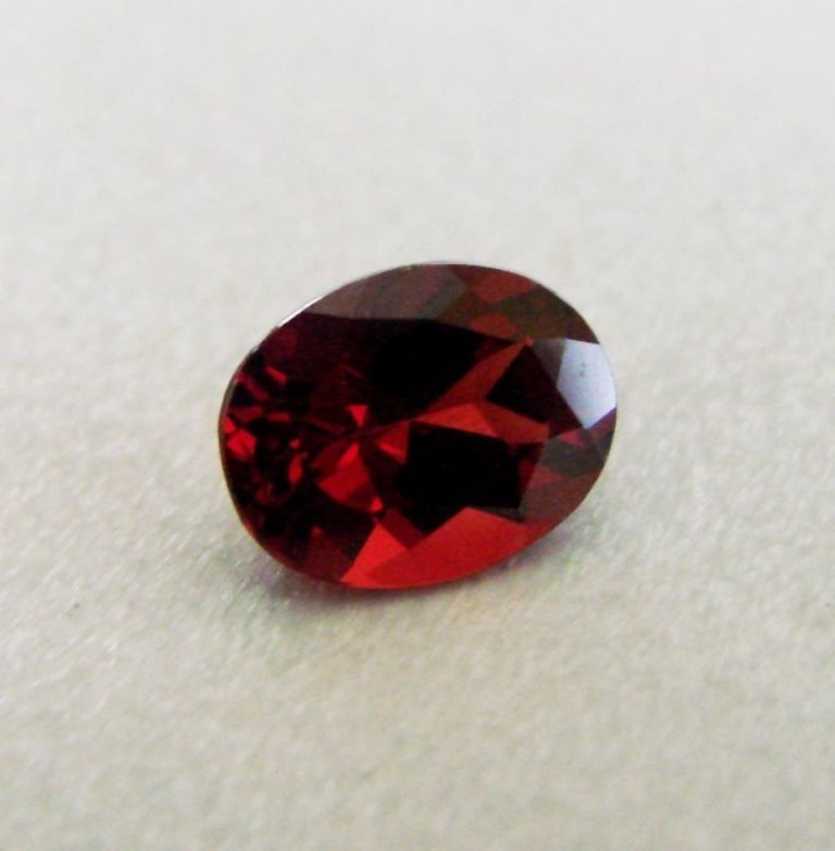 Natural Orange Red Garnet Oval Shape 3.05Ct (1 of 2)