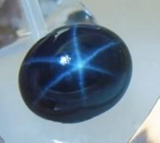 Loose Cabochon Star Sapphire 38.86Ct 20x16x10.7mm (1 of 3)