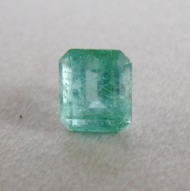 Natural Columbia Emerald Cushion 1.17Ct 6.4x5.5x4.7mm (1 of 4)